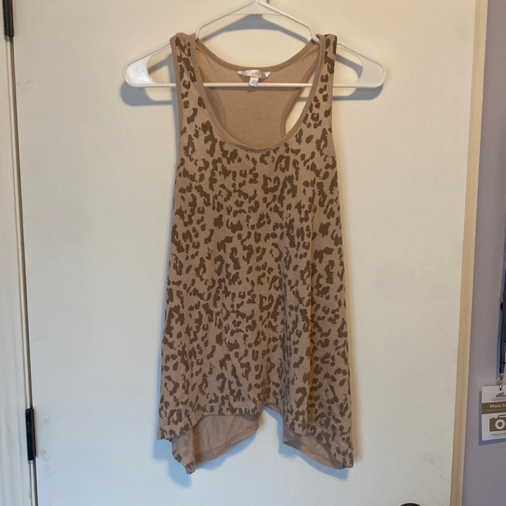 Women’s Charming Charlie flowy tank top, size 8